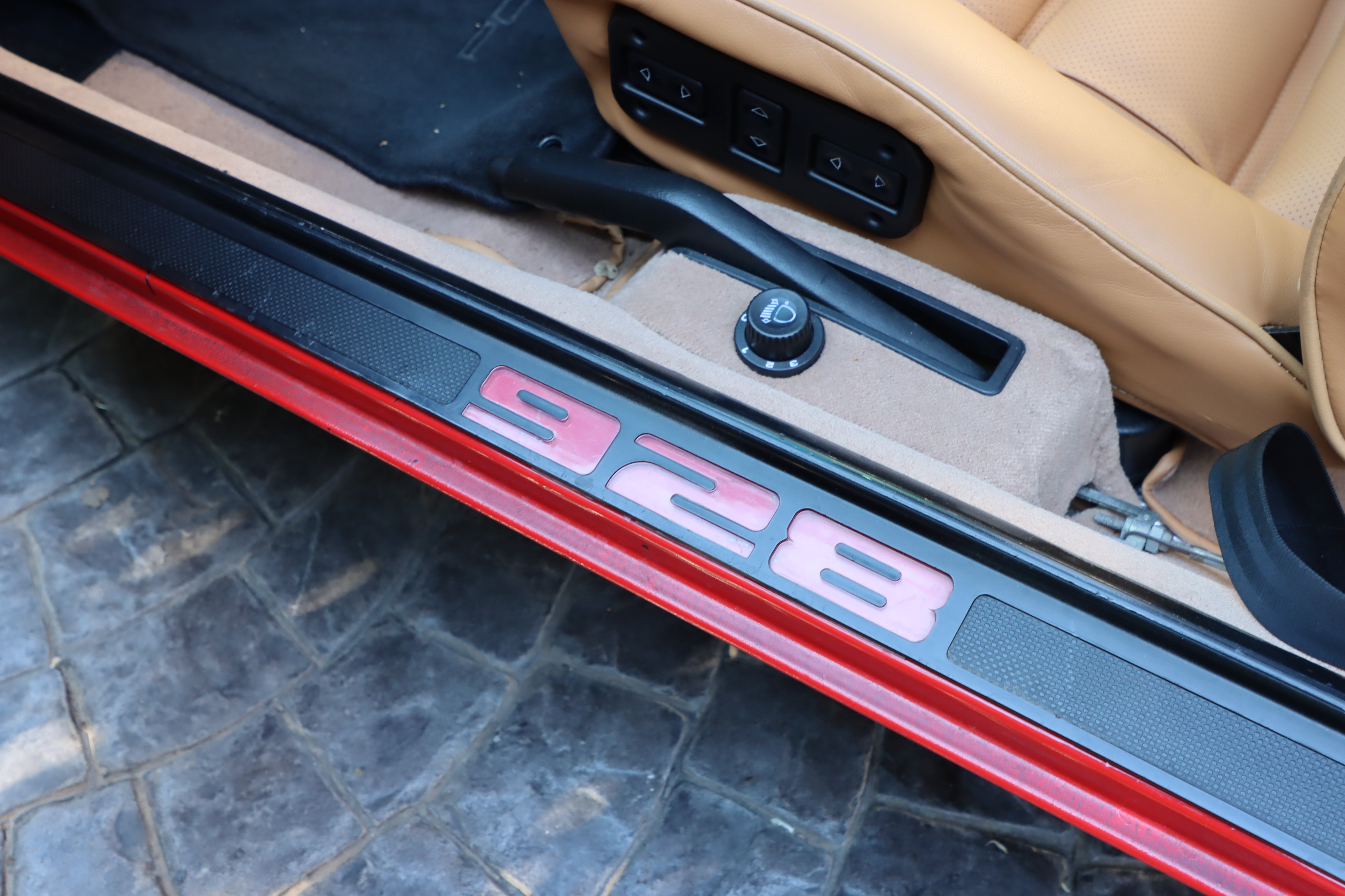 PORSCHE 928 S 4.7 1983