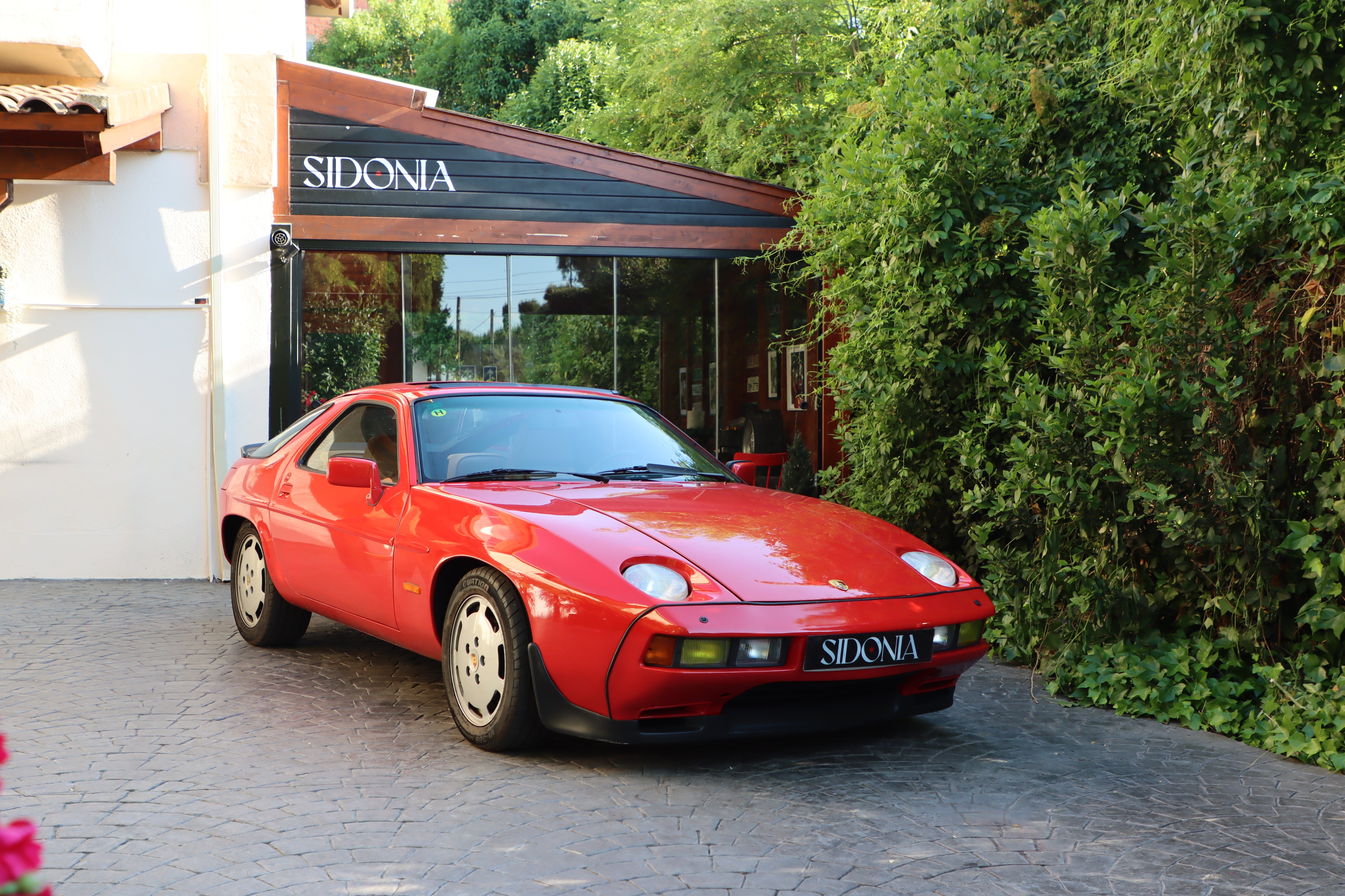 PORSCHE 928 S 4.7 1983